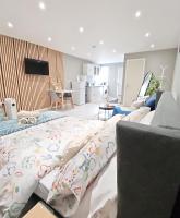 Spacious Luxe Suite New Build London and Essex - B&B Orsett