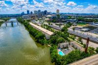 Chic Nashville Retreat, River Views and VIP Vibes - Ferienwohnung Nashville