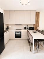 Santa Nikolaos Premium Apartment in Myron Residence - Bed and Breakfast Foúrka