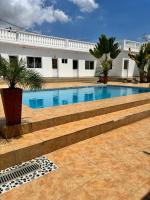 Casa Branca - Casa Missionária - B&B Luanda