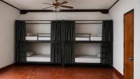 Posto Letto in Dormitorio con 4 Letti 