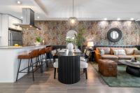 Waterfront Luxury King Bed Patio Games - B&B Toronto
