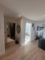 Modern Retreat - Near Elizabeth Line & Heathrow - Bed and Breakfast Slough