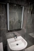 High spec studio - Sleeps 2 - parking - B&B Norbury