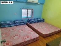 Quadruple Room with Shared Bathroom