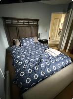 Marmot Nest Queen room with shared bathroom - B&B Anchorage