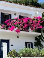 Zaros House. Two-Bedroom Traditional House with Sea Views in Kioni. - Bed and Breakfast Kióni