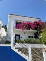 Zaros House. Two-Bedroom Traditional House with Sea Views in Kioni. - Bed and Breakfast Kióni