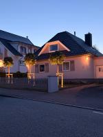 Wellenflüstern wunderschönes Ferienhaus mit Kamin und traumhaftem Garten - Chambres d'hôtes Timmendorfer Strand