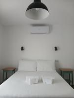 Kamer met Queensize Bed en Uitzicht op het Zwembad