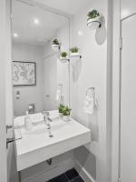 Sunlit Loft - Gym, Steam Shower, Rooftop Deck - B&B Toronto