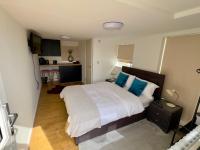 Cute and Cosy detached guesthouse with parking and outside space - Chambres d'hôtes Bakewell