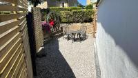 Cute and Cosy detached guesthouse with parking and outside space - B&B Bakewell