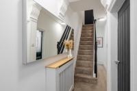 Spacious 6BR House Sleeps 11 Free Parking - B&B Manchester