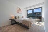 Spacious 2 - Bed Apartment - Slough - Balcony - Ferienwohnung Slough