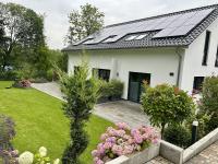 Moderne 1-Zimmer-Gästewohnung im Neubau mit schönem Garten - Ferienwohnung Pronstorf