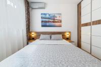 Aurora Apartment 1 with Parking - B&B Budva