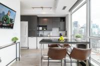 CN Tower Views Gym Hot Tub Prime Location - Chambres d'hôtes Toronto