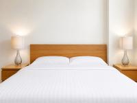 Private 1BR Suite near Metrotown & Transit - Bed and Breakfast Burnaby