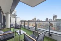 High-Rise Downtown Oasis stunning City Views - Ferienwohnung Toronto