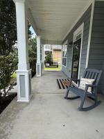 4BR Home Near SAV Airport - Fenced Yard, Community Amenities, Pets Welcome - Ferienwohnung Savannah
