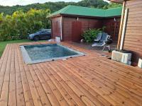 Chalet vue mer, piscine - Bed and Breakfast Saint-Claude