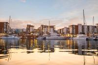 Panoramic Marina Retreat - Ocean Views - Designer 2BR - Chambres d'hôtes Los Angeles