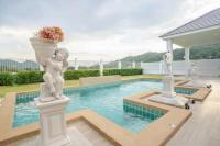Relaxing Luxury 4-Bedroom Pool Villa with Mountain Views - Bed and Breakfast Hua Hin