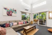 Fuller Holidays - Sea Belles on Belongil - B&B Byron Bay