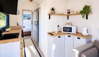 The Gatwick Cabin With Airport Parking Available - B&B Horley