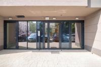 Cozy Studio with Balcony and Air Conditioning in Downtown by Noclegi Renters - B&B Lodz