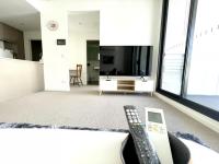 SkyPark Oasis Retreat 2Br@ close to Olympicpark - Ferienwohnung Sydney