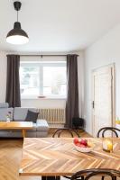 Klikov Event & Apartments - stylové ubytování v bývalém kulturáku - Chambres d'hôtes Paříž