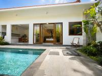 Honeymoon Villa near Canggu - B&B Padang