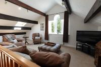 KEEPERS COTTAGE - Peaceful Farm Cottage & Hot Tub in Holmfirth - B&B Holmfirth