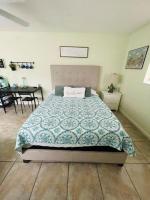 Hidden Oasis near all S FL attractions - B&B Pembroke Pines