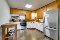 6 Mi to Crater Lake NP / Quiet & Secluded Home - B&B Fort Klamath