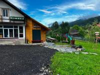 Casa Adela LaculRosu Bicaz - B&B Neagra