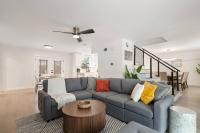 Entire Home with Cowboy Pool Near Downtown - B&B Austin