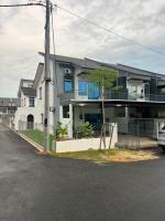 DLuqaz Private Pool Homestay Alor Gajah Melaka - Bed and Breakfast Pulau Sebang