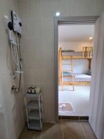 Camera Doppia con Letti Singoli con Bagno Privato 