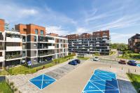 Przestronny Apartament z Miejscem Parkingowym w Katowicach by Noclegi Renters - B&B Katowice