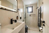 Two-Bedroom Deluxe Apartment with Balcony