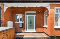Ground Floor Flat I Sleeps 8 I With Parking - B&B Harrow