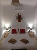 OLIVE ROOFTOP city center penthouse - Bed and Breakfast Kavála
