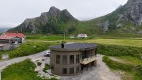 Flakstad beach house Silo A - Chambres d'hôtes Vareid