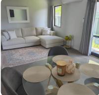 Walk to Stadium and 2 Free Car Parks Prime Location - Chambres d'hôtes Christchurch