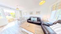 The Wagging Wave - Part of the The Bay Filey Holiday Village with pool, gym and direct beach access, pub, restaurant, tennis and meadows walks - Chambres d'hôtes Filey