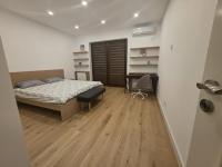 Semi-central modern apartment with Feroviarilor Park View - B&B Cluj-Napoca