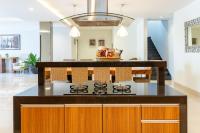 Kirei Mountain View Villa 7 Bedrooms With a Private Heated Swimming Pool - B&B Bandung